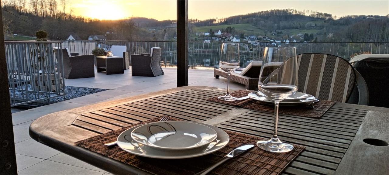 גומרסבך Seeblick-Ferienwohnung Im "Ferienhaus Agger-Blick" Mit Traumhafter Sonnen-Terrasse, Sauna, E-Kamin & Kajak מראה חיצוני תמונה